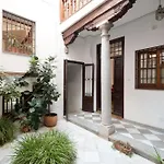 Charming, spacious Albayzin apartment