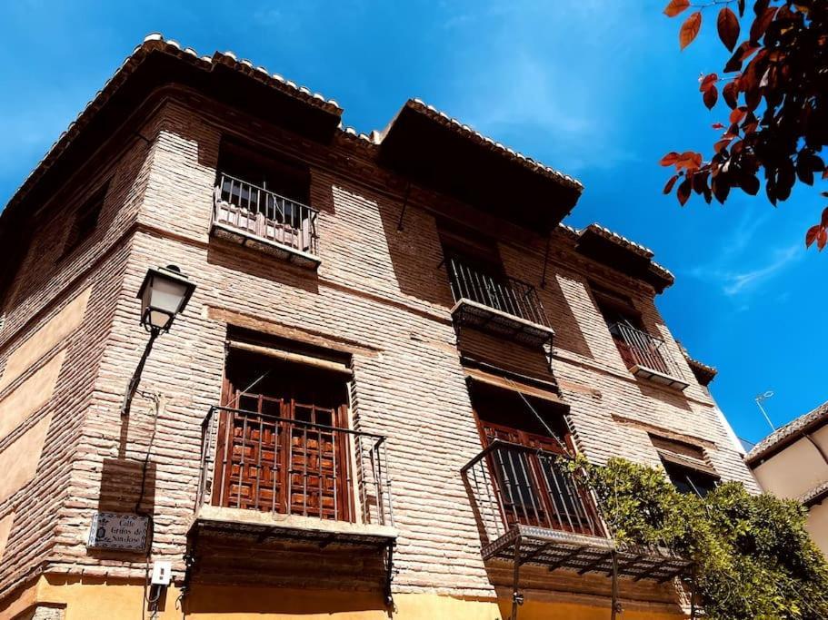 Charming, Spacious Albayzin Apartamento